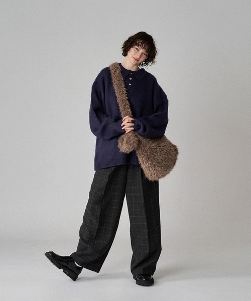 ONCILY(オンシェリー)の「FUR BAG WITH MINI POUCH / ミニポーチ付きファーバッグ(ショルダーバッグ・メンズ・ブラウン/ブラック・FREE)」の14枚目の写真