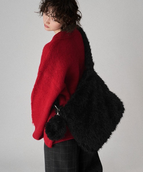ONCILY(オンシェリー)の「FUR BAG WITH MINI POUCH / ミニポーチ付きファーバッグ(ショルダーバッグ・メンズ・ブラウン/ブラック・FREE)」の19枚目の写真