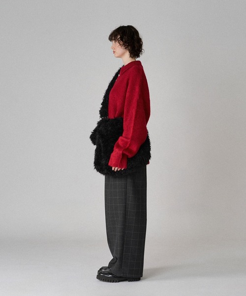 ONCILY(オンシェリー)の「FUR BAG WITH MINI POUCH / ミニポーチ付きファーバッグ(ショルダーバッグ・メンズ・ブラウン/ブラック・FREE)」の7枚目の写真
