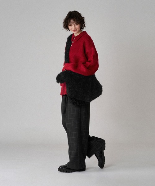 ONCILY(オンシェリー)の「FUR BAG WITH MINI POUCH / ミニポーチ付きファーバッグ(ショルダーバッグ・メンズ・ブラウン/ブラック・FREE)」の3枚目の写真