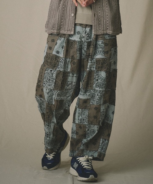 Universal Style Wear（ユニバーサルスタイルウェア）の「Universal Style Wear HAV-A-HANK ハバハンク パッチワーク パンツ（その他パンツ・メンズ・スミクロ/スモークピンク/ホワイト/グレイッシュブルー/グレー・MEDIUM/X-LARGE/LARGE）」の3枚目の写真