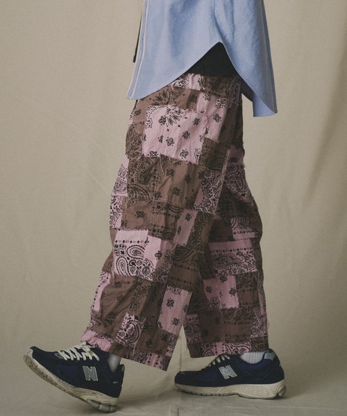 Universal Style Wear（ユニバーサルスタイルウェア）の「Universal Style Wear HAV-A-HANK ハバハンク パッチワーク パンツ（その他パンツ・メンズ・スミクロ/スモークピンク/ホワイト/グレイッシュブルー/グレー・MEDIUM/X-LARGE/LARGE）」の5枚目の写真