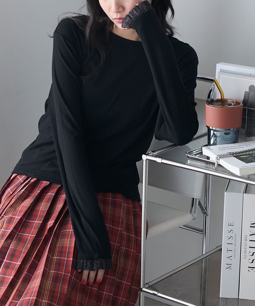 forksy.（フォルクシー）の「【forksy.】2way 袖フリル バックツイスト リブロンT（Tシャツ/カットソー・レディース・ブラック/オリーブ/ネイビー・FREE）」の5枚目の写真