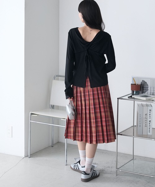 forksy.（フォルクシー）の「【forksy.】2way 袖フリル バックツイスト リブロンT（Tシャツ/カットソー・レディース・ブラック/オリーブ/ネイビー・FREE）」の14枚目の写真