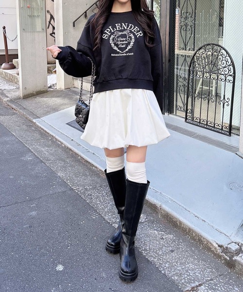 INGNI(イング)の「リボンカレッジロゴショートスウェットトップス(スウェット・レディース・ホワイト×ブラック/ブラック×ホワイト/グレー×ホワイト・M)」の16枚目の写真