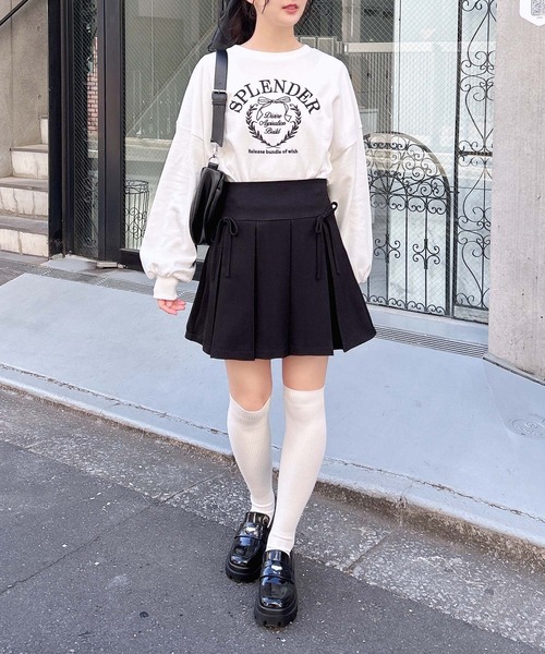 INGNI(イング)の「リボンカレッジロゴショートスウェットトップス(スウェット・レディース・ホワイト×ブラック/ブラック×ホワイト/グレー×ホワイト・M)」の11枚目の写真