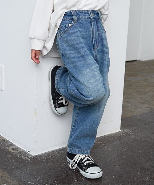b・ROOM(ビールーム)の「【LOVE DENIM】ストレートパンツ(デニムパンツ・キッズ・サックスブルー/ブルー・110cm/100cm/120cm/130cm/140cm/150cm)」の15枚目の写真