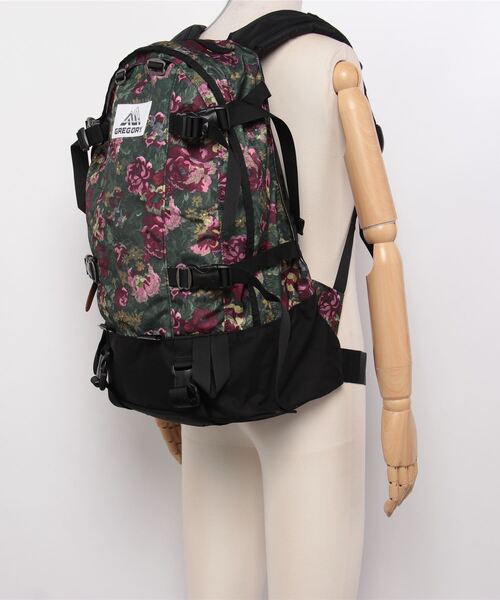 GREGORY(グレゴリー)の「デイアンドハーフ OG DAY & A HALF PACK OG ガーデンタペストリー(バックパック/リュック・メンズ・レッド系その他・ONE SIZE)」の5枚目の写真