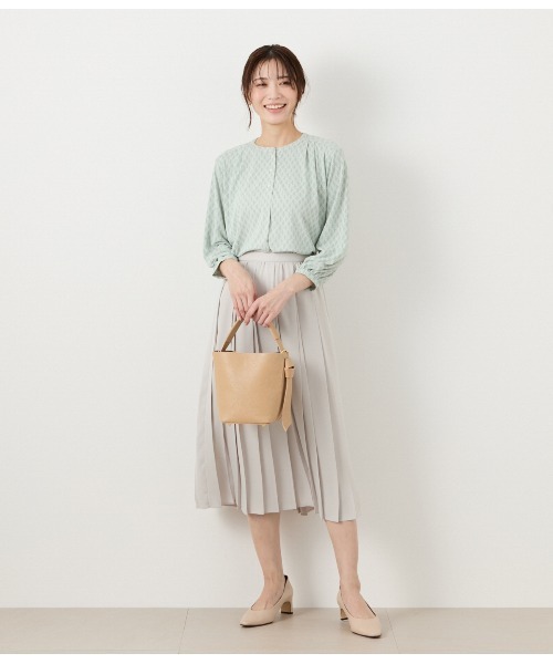 NEWYORKER(ニューヨーカー)の「ポリエステル強撚スムース タイルプリント ヘンリーネック7分袖プルオーバー(Tシャツ/カットソー・レディース・ライトグリーン/クリーム・L/M)」の11枚目の写真