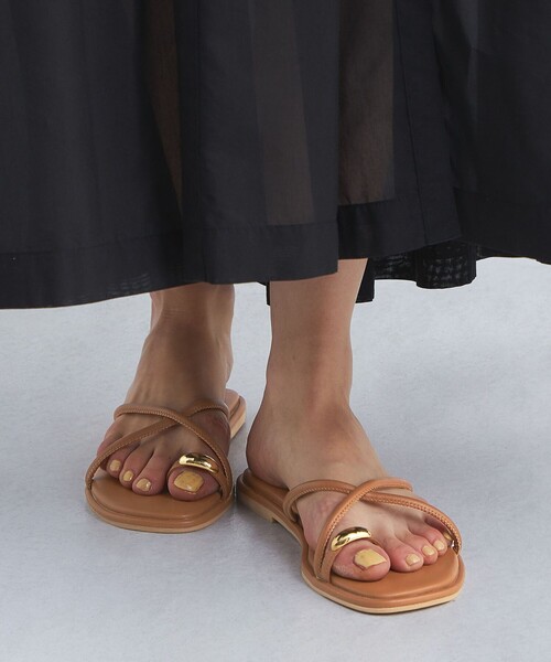 green label relaxing（グリーンレーベルリラクシング）の「メタルトング フラットサンダル（サンダル・レディース・ゴールド/ブラウン/ブラック/オフホワイト/シルバー・S/M/L/XL）」の22枚目の写真