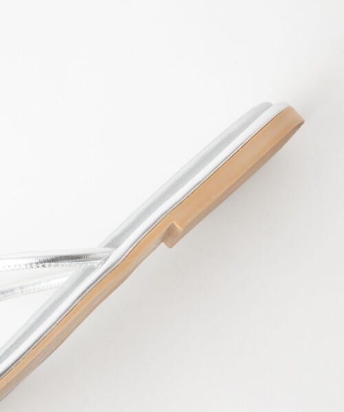 green label relaxing（グリーンレーベルリラクシング）の「メタルトング フラットサンダル（サンダル・レディース・ゴールド/ブラウン/ブラック/オフホワイト/シルバー・S/M/L/XL）」の14枚目の写真