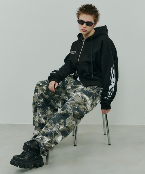AIVER（アイバー）の「Johann×AIVER　BOYダブルジップパーカー（パーカー・メンズ・ブラック/チャコールグレー・SMALL/MEDIUM/LARGE）」の9枚目の写真