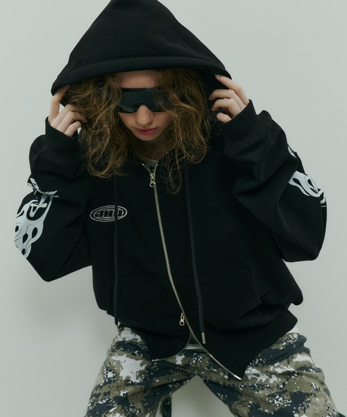 AIVER（アイバー）の「Johann×AIVER　BOYダブルジップパーカー（パーカー・メンズ・ブラック/チャコールグレー・SMALL/MEDIUM/LARGE）」の18枚目の写真