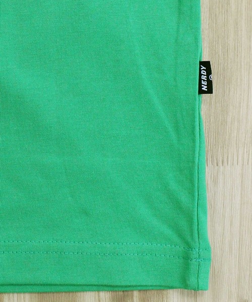 NERDY（ノルディ）の「NERDY エッセンシャル ワンポイントTシャツ ESSENTIAL S/S T-SHIRT（Tシャツ/カットソー・メンズ・ホワイト/グリーン/ブラック・L/S/M）」の5枚目の写真