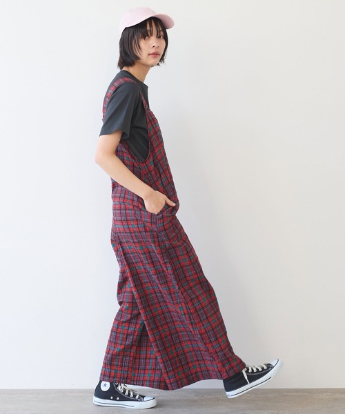 bulle de savon(ビュルデサボン)の「サッカー タータンチェック サロペット(サロペット/オーバーオール・レディース・レッド/ネイビー・FREE)」の6枚目の写真
