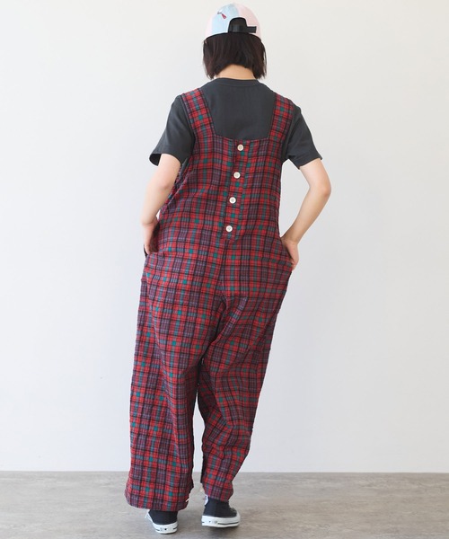 bulle de savon(ビュルデサボン)の「サッカー タータンチェック サロペット(サロペット/オーバーオール・レディース・レッド/ネイビー・FREE)」の8枚目の写真