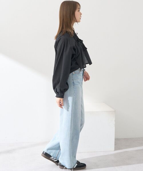 earth music&ecology（アースミュージックアンドエコロジー）の「セルフカットワイドデニムパンツ（デニムパンツ・レディース・ライトインディゴブルー/ブルー系その他・M/L/S）」の16枚目の写真