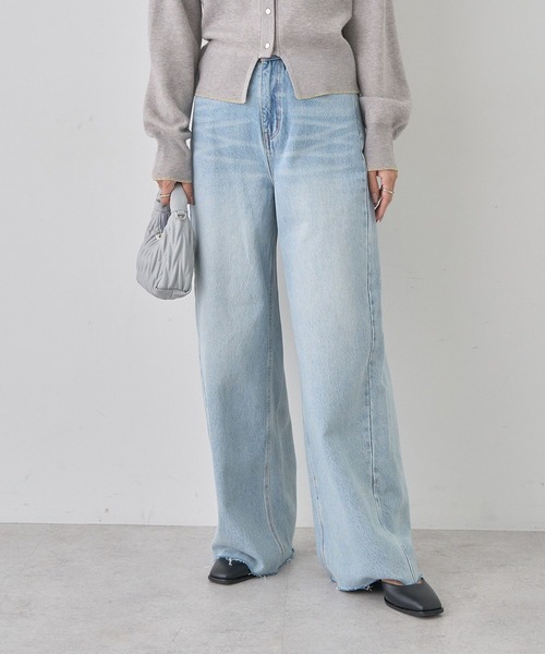 earth music&ecology（アースミュージックアンドエコロジー）の「セルフカットワイドデニムパンツ（デニムパンツ・レディース・ライトインディゴブルー/ブルー系その他・M/L/S）」の6枚目の写真