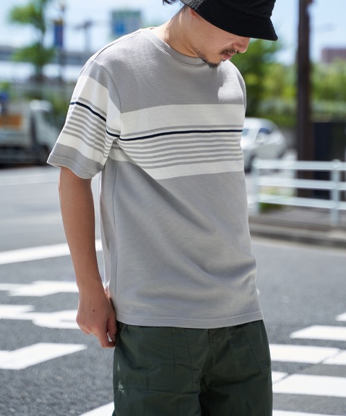 ikka(イッカ)の「リップルパネルボーダーTシャツ(Tシャツ/カットソー・メンズ・グレー/ホワイト/ネイビー・M/L/XL/S)」の3枚目の写真