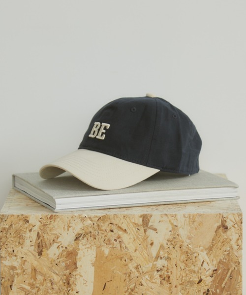 MERLOT(メルロー)の「【BE】バイカラーロゴ刺繍キャップ(キャップ・レディース・ネイビー/ピンク・FREE)」の1枚目の写真