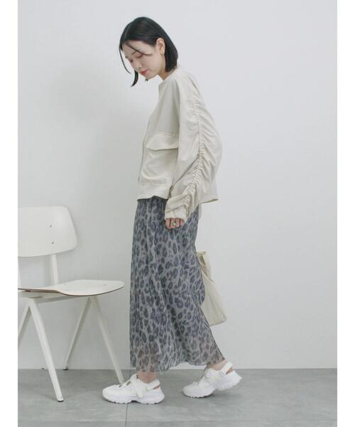 Samansa Mos2 blue（サマンサモスモスブルー）の「ギャザーブルゾン（ブルゾン・レディース・カーキ/ライトベージュ/ブラック・F）」の17枚目の写真