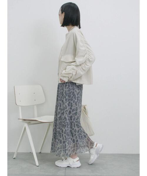 Samansa Mos2 blue（サマンサモスモスブルー）の「ギャザーブルゾン（ブルゾン・レディース・カーキ/ライトベージュ/ブラック・F）」の18枚目の写真