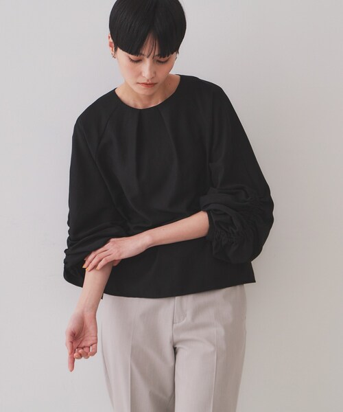 OPAQUE.CLIP（オペークドットクリップ）の「シャーリングスリーブブラウス【洗濯機洗い可】（シャツ/ブラウス・レディース・ホワイト/ブラック/ベビーピンク・38/42/40）」の8枚目の写真