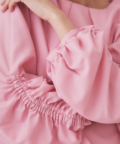 OPAQUE.CLIP（オペークドットクリップ）の「シャーリングスリーブブラウス【洗濯機洗い可】（シャツ/ブラウス・レディース・ホワイト/ブラック/ベビーピンク・38/42/40）」の22枚目の写真