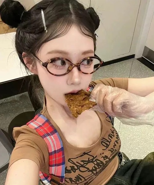 VIBGYOR（ヴィブジョー）の「ユニセックス クリアレンズメガネ サングラス 伊達メガネ(CZ)（サングラス・レディース・ブラック系1/ブラック系2/ブラウン系1/ブラウン系2・FREE）」の3枚目の写真