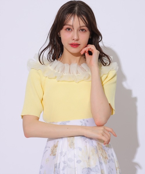 SWINGLE(スウィングル)の「シアーフリルデコルテ五分袖ニットプルオーバー(ニット/セーター・レディース・イエロー/ネイビー/パープル/オフホワイト・FREE)」の4枚目の写真