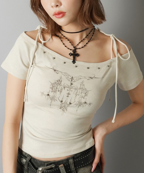 SPINNS(スピンズ)の「半袖オフショルカットソー/肩リボン/クロス(Tシャツ/カットソー・レディース・ブラック/アイボリー/ベージュ・ONESIZE)」の5枚目の写真