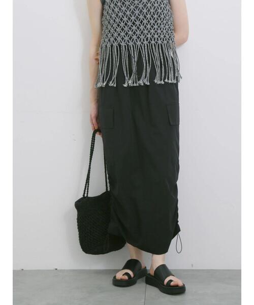 Samansa Mos2 blue（サマンサモスモスブルー）の「ナイロンカーゴスカート（スカート・レディース・カーキ/ブラック/ベージュ・F）」の2枚目の写真