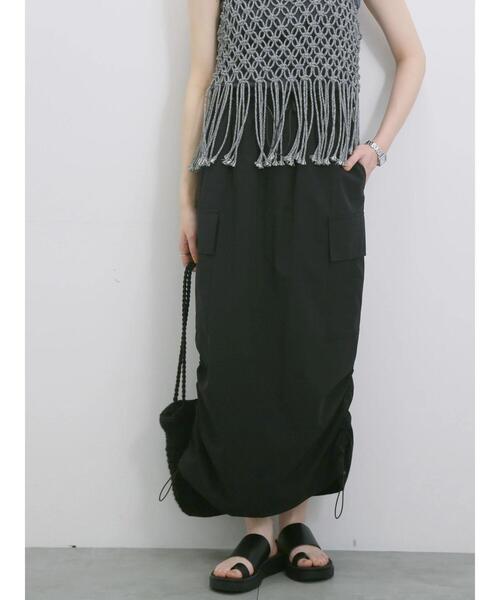 Samansa Mos2 blue（サマンサモスモスブルー）の「ナイロンカーゴスカート（スカート・レディース・カーキ/ブラック/ベージュ・F）」の4枚目の写真