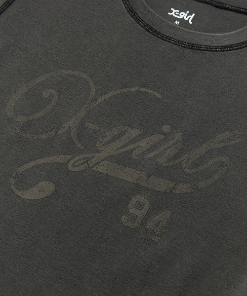 X-girl（エックスガール）の「LOGO AND NUMBER S/S BABY TEE（Tシャツ/カットソー・レディース・ブラック/ネイビー/ブラウン・S/M）」の8枚目の写真