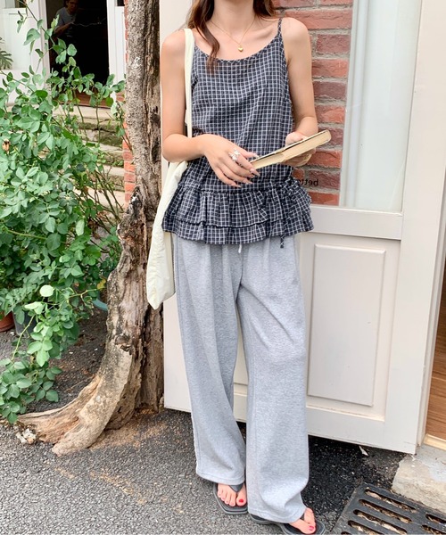 everycoco（エブリーココ）の「チェック柄フリルティアードキャミソール（キャミソール・レディース・ブラック/ホワイト・FREE）」の8枚目の写真