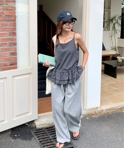 everycoco（エブリーココ）の「チェック柄フリルティアードキャミソール（キャミソール・レディース・ブラック/ホワイト・FREE）」の13枚目の写真