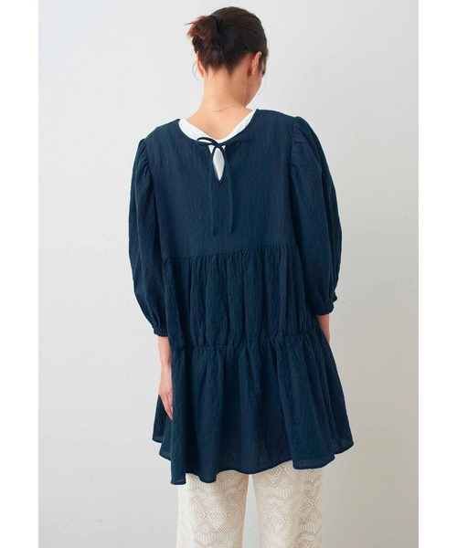 IEDIT（イディット）の「ＩＥＤＩＴ　前後着られて印象チェンジ！主役級の華やかティアードチュニック（チュニック・レディース・グリーン/ネイビー・3L/LL/L/M/S/4L）」の8枚目の写真