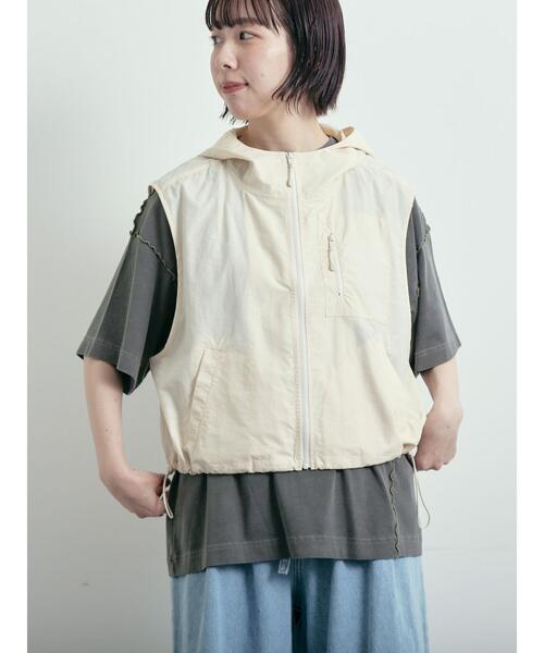 SM2（エスエムツー）の「ナイロンフードジップベスト（ベスト・レディース・チャコールグレー/カーキ/オフホワイト・F）」の8枚目の写真