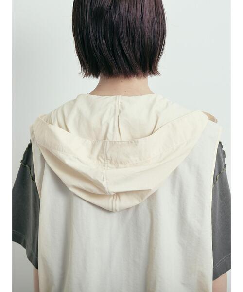 SM2（エスエムツー）の「ナイロンフードジップベスト（ベスト・レディース・チャコールグレー/カーキ/オフホワイト・F）」の14枚目の写真