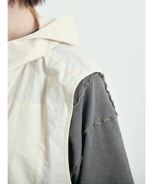 SM2（エスエムツー）の「ナイロンフードジップベスト（ベスト・レディース・チャコールグレー/カーキ/オフホワイト・F）」の18枚目の写真