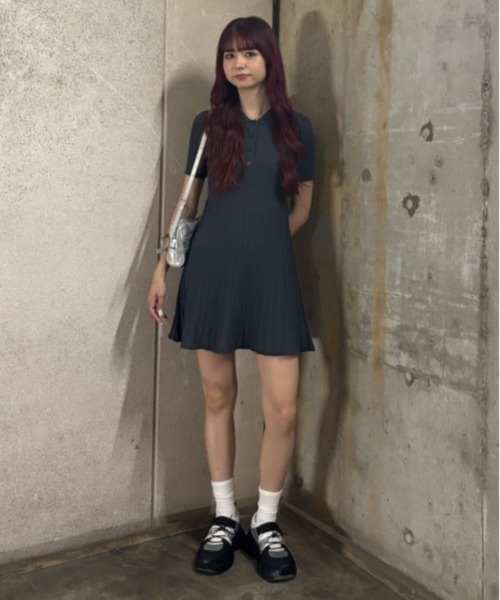 SLY(スライ)の「COLLARED PLEATS HG S/OP カラード プリーツ ハイゲージ ショートワンピース 半袖 夏服(ワンピース・レディース・ブラック/グレー/ネイビー・1/2)」の19枚目の写真