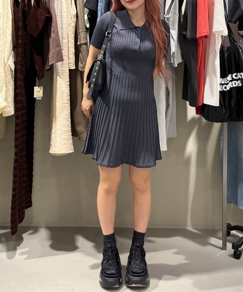 SLY(スライ)の「COLLARED PLEATS HG S/OP カラード プリーツ ハイゲージ ショートワンピース 半袖 夏服(ワンピース・レディース・ブラック/グレー/ネイビー・1/2)」の20枚目の写真