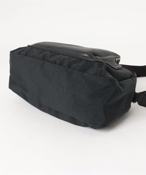 CLEDRAN(クレドラン)の「【本革×ナイロン】CL3845 ARU COMBI SHOULDER 軽量 ボディバッグ(ショルダーバッグ・レディース・ベージュ系その他/グレー系その他/ブラック系その他・FREE)」の20枚目の写真