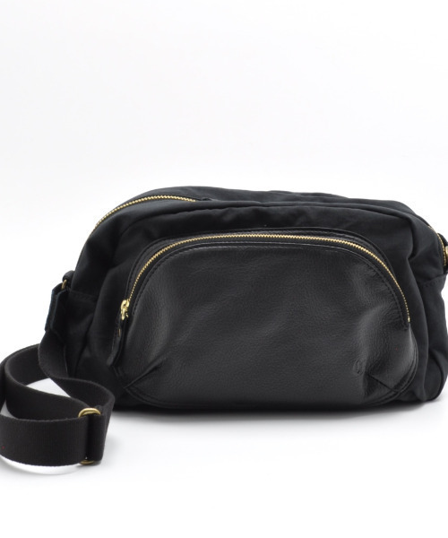 CLEDRAN(クレドラン)の「【本革×ナイロン】CL3845 ARU COMBI SHOULDER 軽量 ボディバッグ(ショルダーバッグ・レディース・ベージュ系その他/グレー系その他/ブラック系その他・FREE)」の4枚目の写真