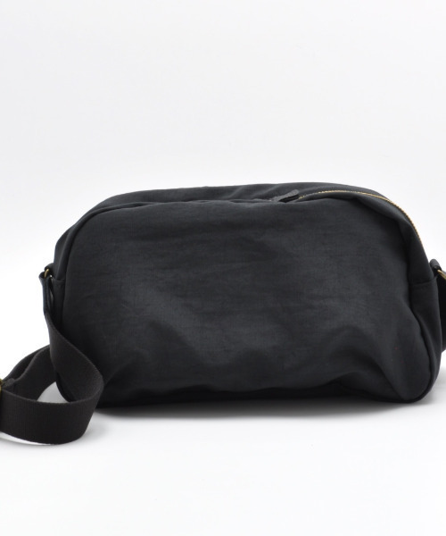 CLEDRAN(クレドラン)の「【本革×ナイロン】CL3845 ARU COMBI SHOULDER 軽量 ボディバッグ(ショルダーバッグ・レディース・ベージュ系その他/グレー系その他/ブラック系その他・FREE)」の6枚目の写真