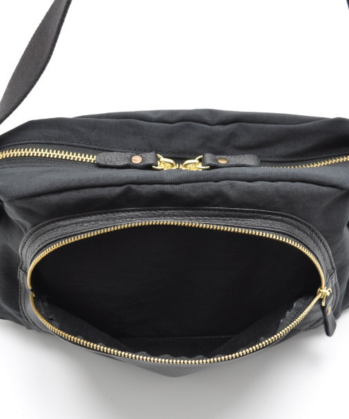 CLEDRAN(クレドラン)の「【本革×ナイロン】CL3845 ARU COMBI SHOULDER 軽量 ボディバッグ(ショルダーバッグ・レディース・ベージュ系その他/グレー系その他/ブラック系その他・FREE)」の11枚目の写真