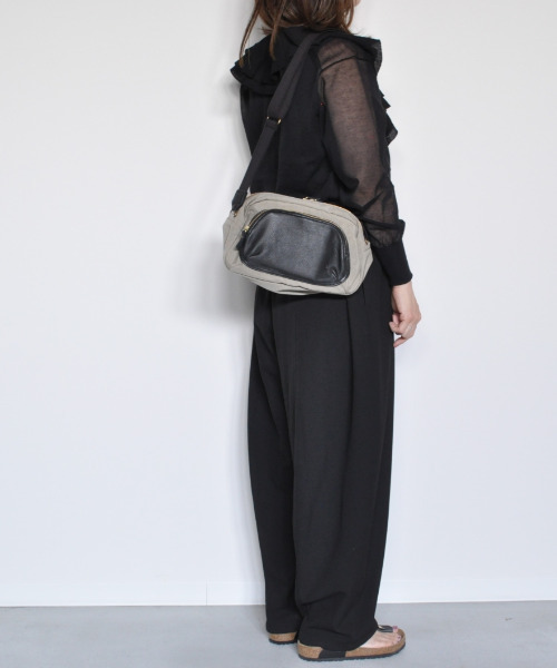 CLEDRAN(クレドラン)の「【本革×ナイロン】CL3845 ARU COMBI SHOULDER 軽量 ボディバッグ(ショルダーバッグ・レディース・ベージュ系その他/グレー系その他/ブラック系その他・FREE)」の16枚目の写真