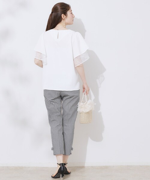 couture brooch（クチュールブローチ）の「【マシンウォッシャブル・一枚で着映える】レース重ねフレアブラウス（シャツ/ブラウス・レディース・サンドベージュ/ブラック/サックスブルー/オフホワイト・36/38/40/42）」の19枚目の写真