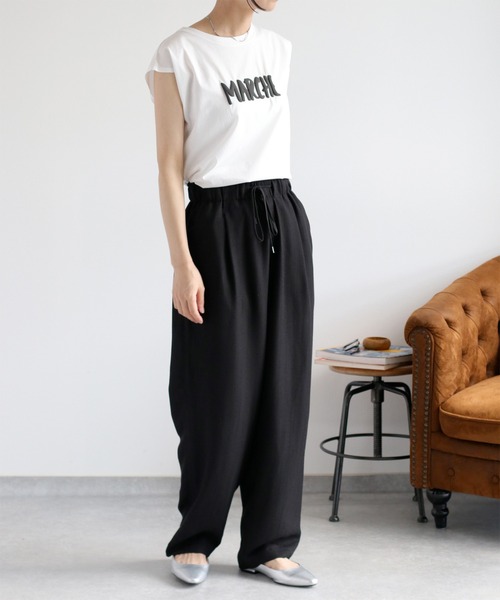 cepo(セポ)の「〈さらっと涼しい、シルキータッチ♪〉シルケットノースリーブロゴTee(Tシャツ/カットソー・レディース・ブラック/オフホワイト/ブラウン・M)」の2枚目の写真