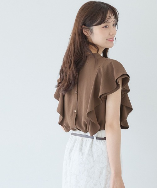 Andemiu（アンデミュウ）の「2WAYラッフルブラウス579750（シャツ/ブラウス・レディース・ブラック/ブラウン/オフホワイト/ブルー・FREE）」の4枚目の写真